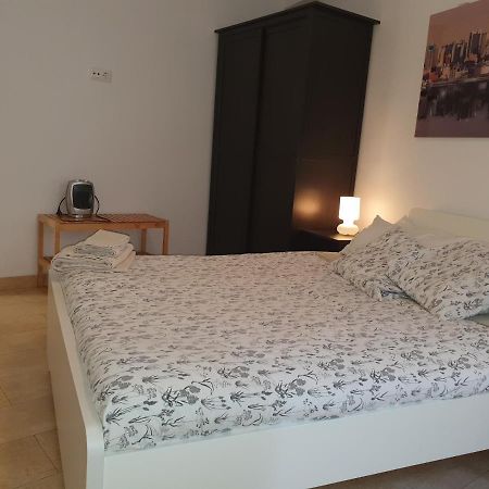 Apartamentos Naranja Y Limon Валенсия Екстериор снимка